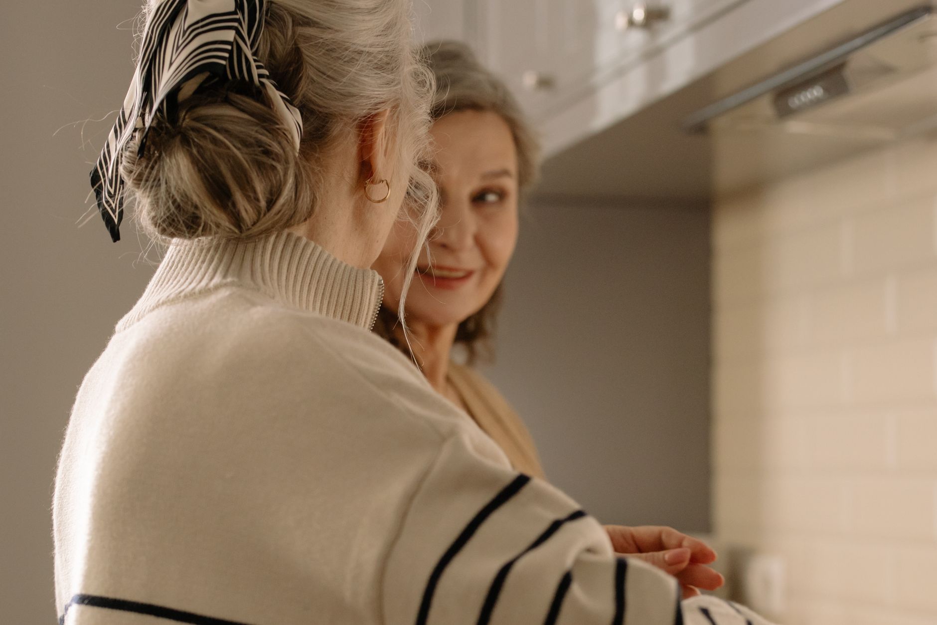women looking at each other